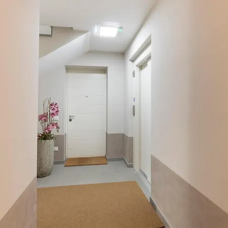 Διαμέρισμα Mc House Con Posto Auto Όπως